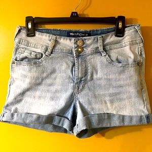 💥4/$20💥 Wallflower denim shorts